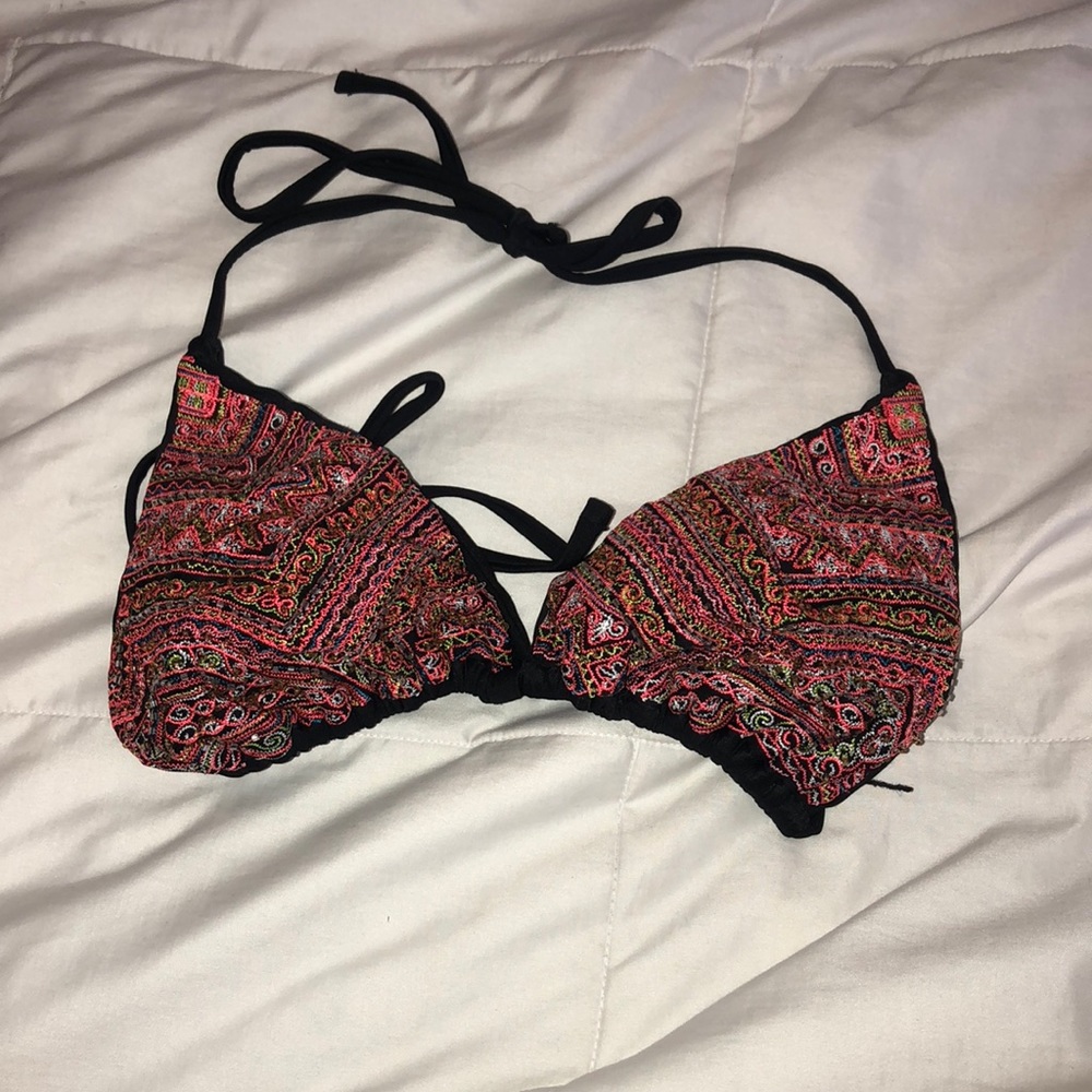 Bikini top.